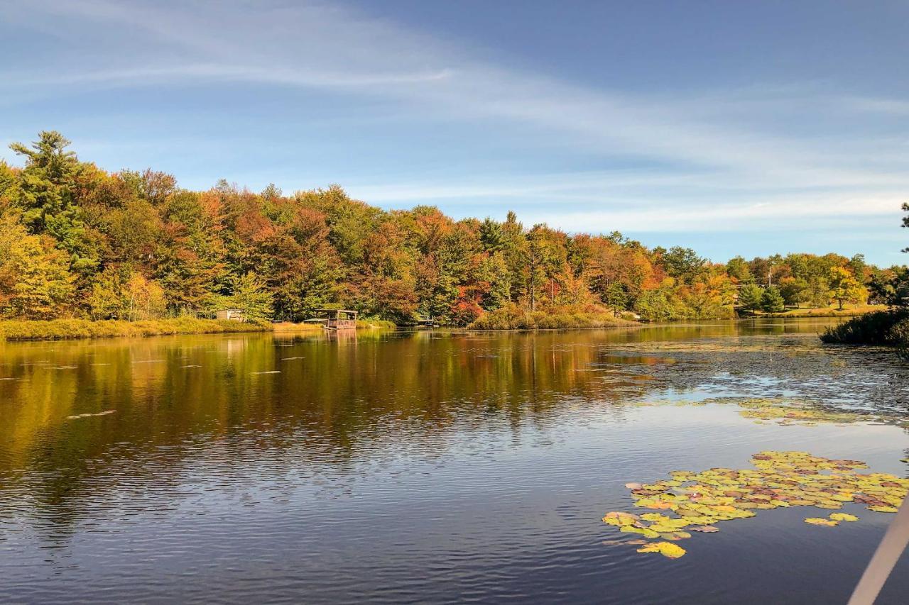 Poconos Home With Private Spa And Fire Pit Long Pond Экстерьер фото