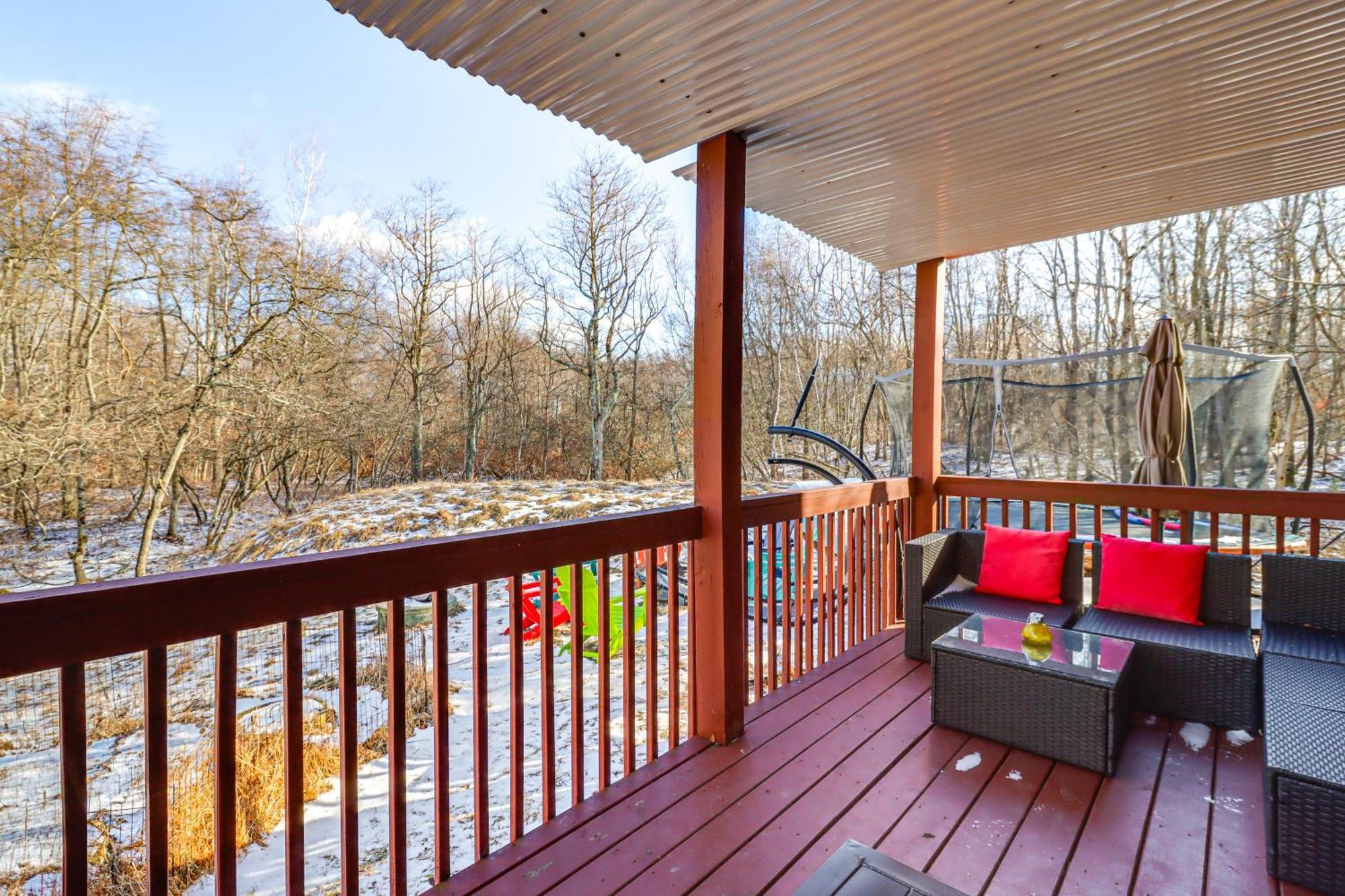 Poconos Home With Private Spa And Fire Pit Long Pond Экстерьер фото