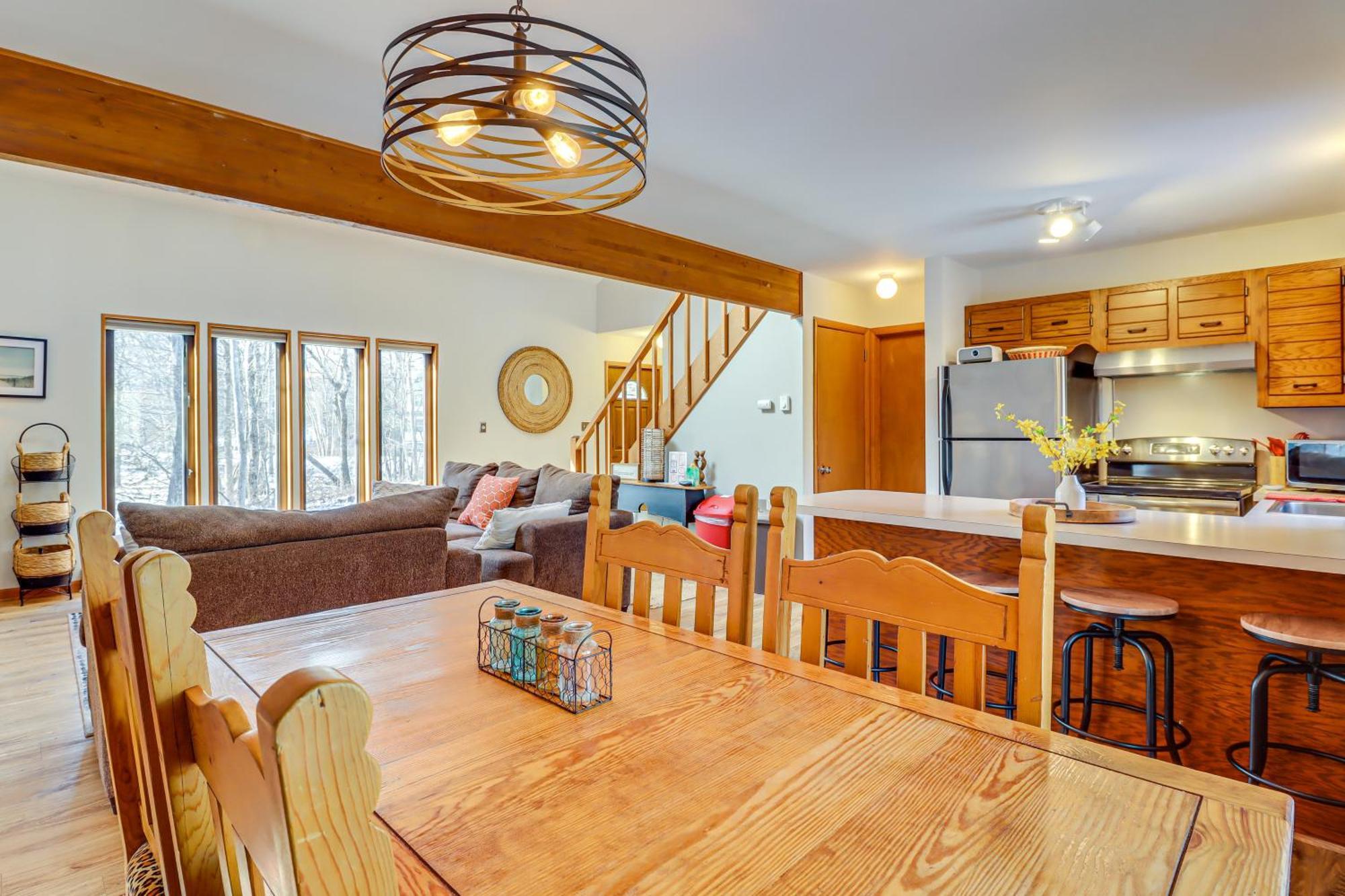 Poconos Home With Private Spa And Fire Pit Long Pond Экстерьер фото